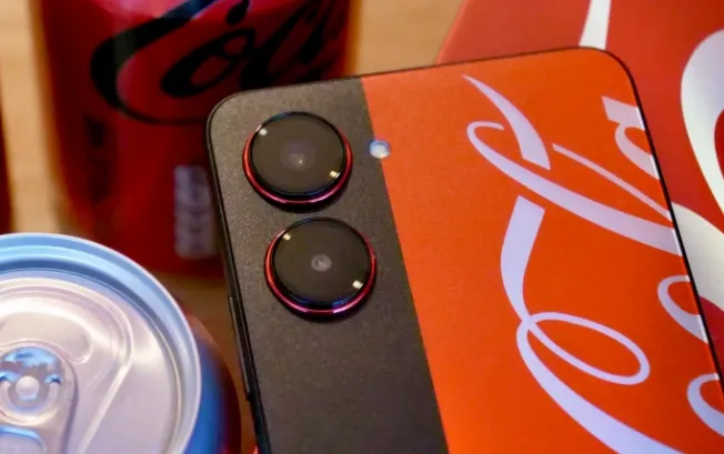 Coca-Cola презентувала фірмовий смартфон (фото)