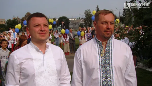 Над Волинню замайорів найбільший прапор (фото. відео)