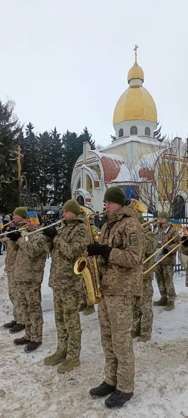 У громаді на Волині попрощалися з Героєм Денисом Деркачем (фото)