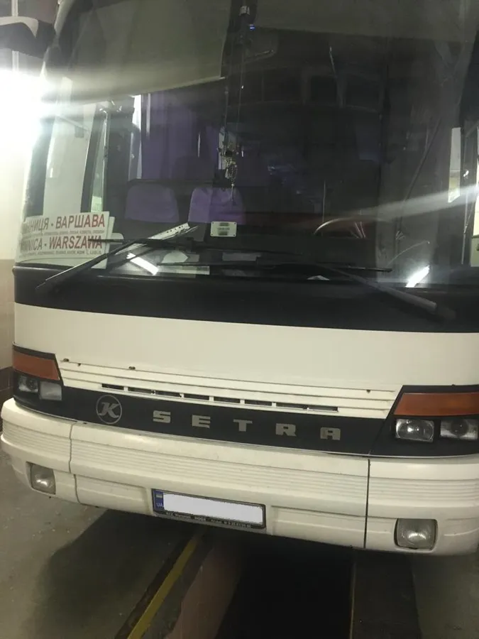 В «Ягодині» у рейсовому автобусі везли сигарети та медалі часів СРСР (фото, відео)