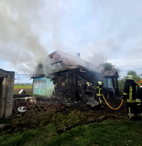У селі під Луцьком «підгоріла» хата (фото)