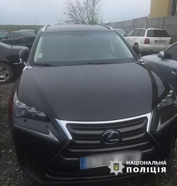 Злочинна банда продавала на Волині крадені в Європі елітні авто (фото)