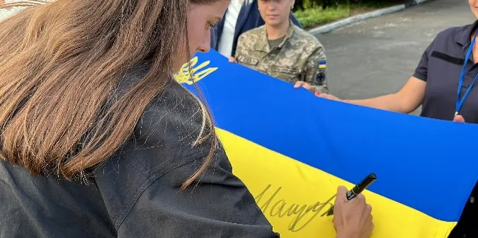 Волинські прикордонники зустріли вдома світову рекордсменку (фото)
