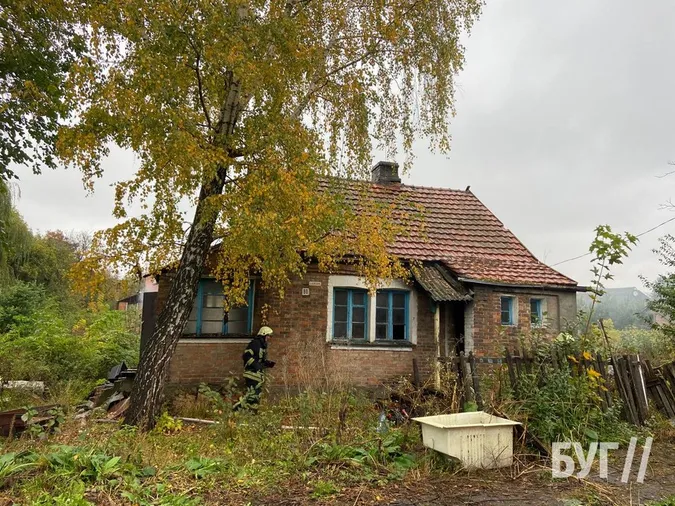 На Волині військові та рятувальники витягнули з пожежі трьох людей (фото, відео)