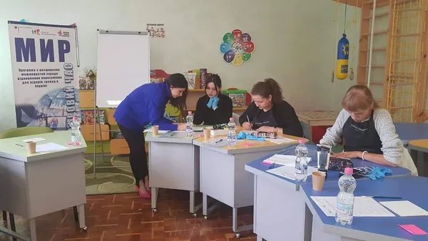 У Луцьку вчилися долати стрес за допомогою арттерапії (фото)