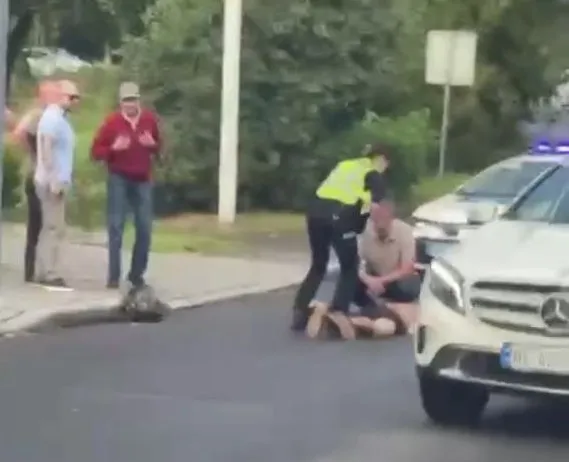 У Луцьку за «зебрі» вантажівка знесла велосипедиста (фото, відео)
