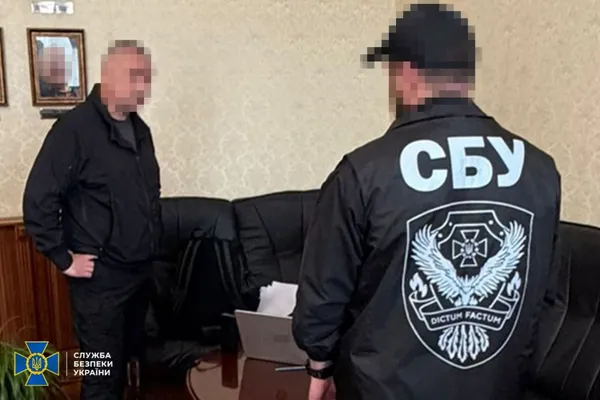 На заході України топпосадовці поліції «кришували» онліфанщиць – їх затримали