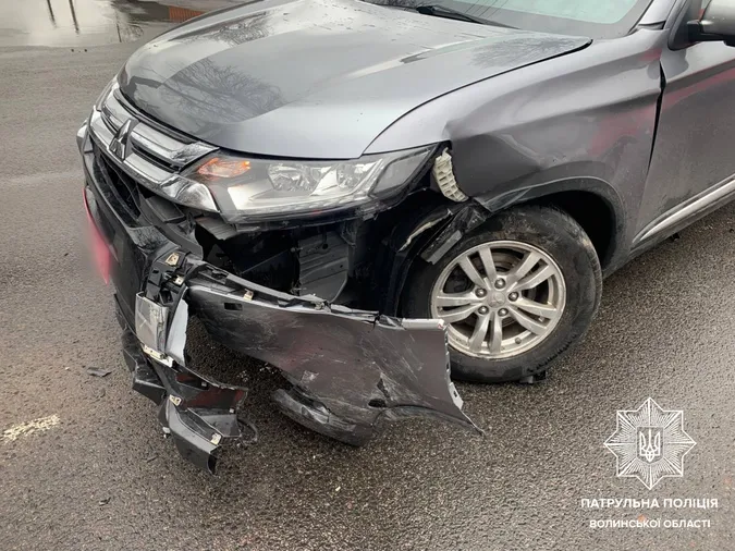 У Луцьку не поділили дорогу Mitsubishi та Audi (фото, відео)