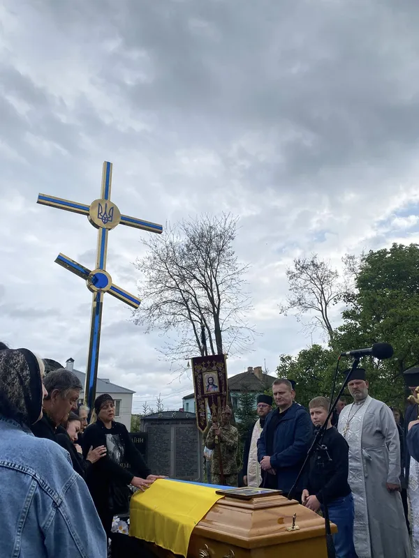 Зовсім юний: у Луцькому районі попрощалися із воїном Романом Романюком (фото)