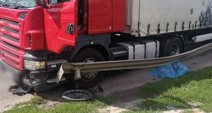 Під Луцьком фура переїхала велосипедиста (фото, відео)