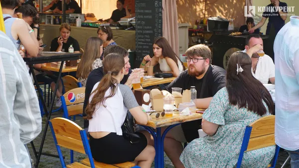 Перший день Lutsk Food Fest 4.5.0: що відбувається у Луцькому замку (фото)