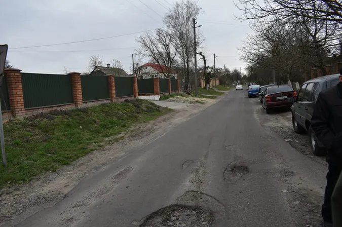 Дорога з Липин до Луцька чекає на ремонт: готують документи