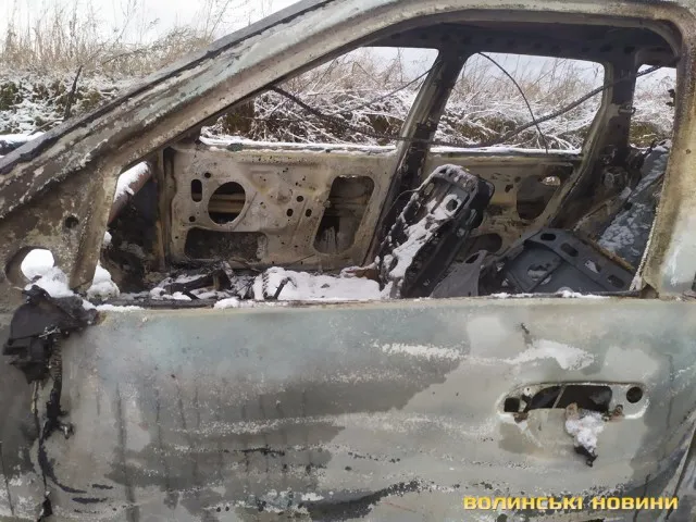 Під Луцьком загорівся і вибухнув легковик (фото)