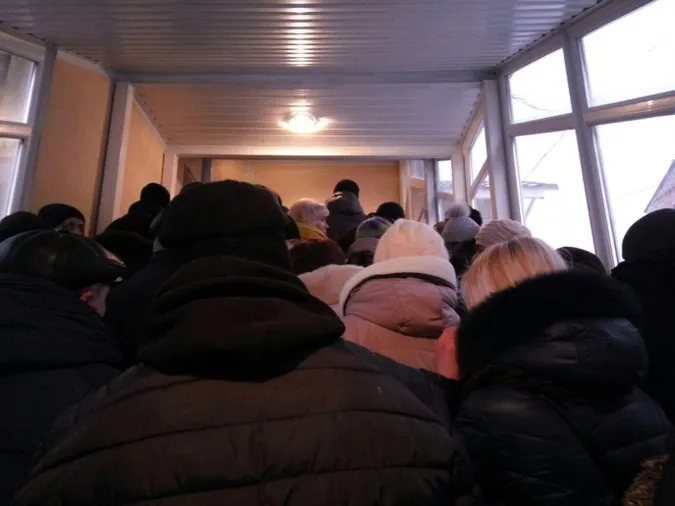 У Володимир-Волинському ЦНАПі - величезні черги за паспортами
