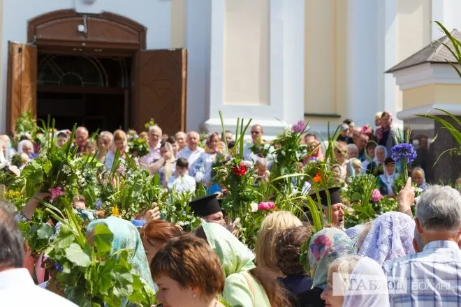 Як лучани на Трійцю освячували лепеху (фото)