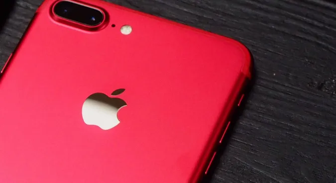 Apple випустила червоний iPhone
