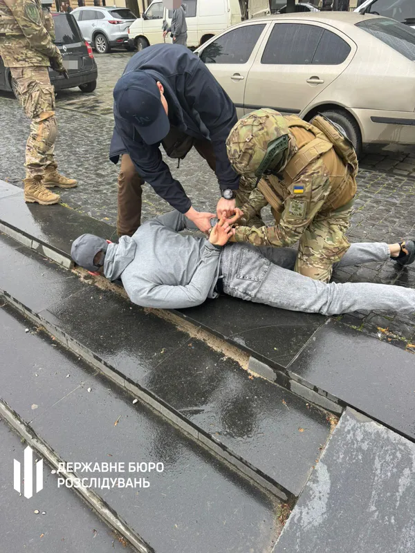 Правоохоронець намагався провезти через «Ягодин» трьох ухилянтів (фото)