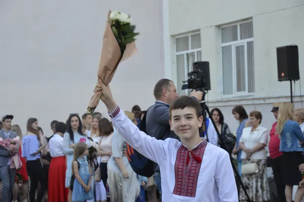 Свято Останнього дзвоника у луцькій школі № 1 (фото, відео)