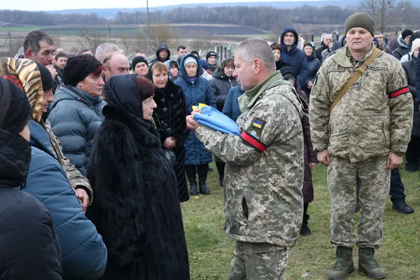 Загинув від удару дроном: у Горохові попрощалися з воїном Олександром Вихневичем (фото)