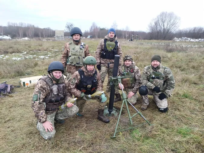 Мінометники Волинської тероборони показали, як вчаться нищити ворога (фото)