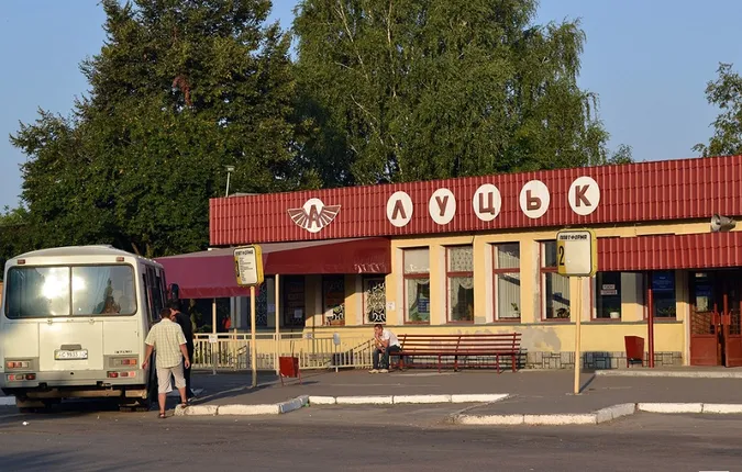 У Луцьку пропонують скерувати приміські автобуси на АС №2