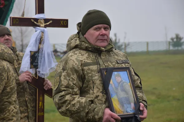 У Луцькому районі провели в останню дорогу Героя Руслана Кордончука (фото)