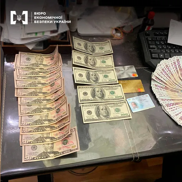 На Волині викрили ділків, які виготовляли і продавали фальшиві водійські посвідчення (фото)