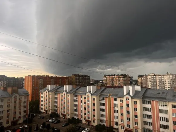 Перед грозою: страшно красиве небо над Волинню (фото)