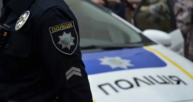 Луцькі патрульні допомогли водію терміново доставити кров для батька у реанімації (відео)
