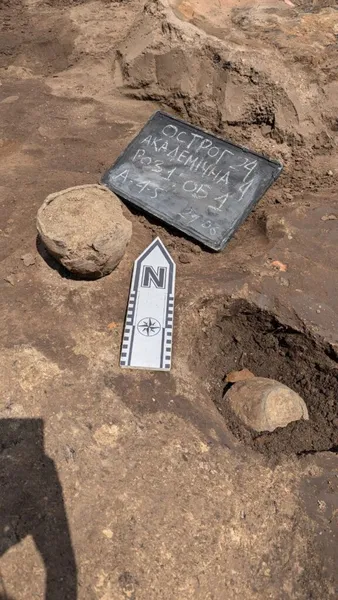 В Острозі відкопали унікальну ливарню XVII століття (фото)