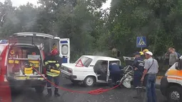 Біля Луцька ускладнений рух через ремонт дороги і аварію (фото)