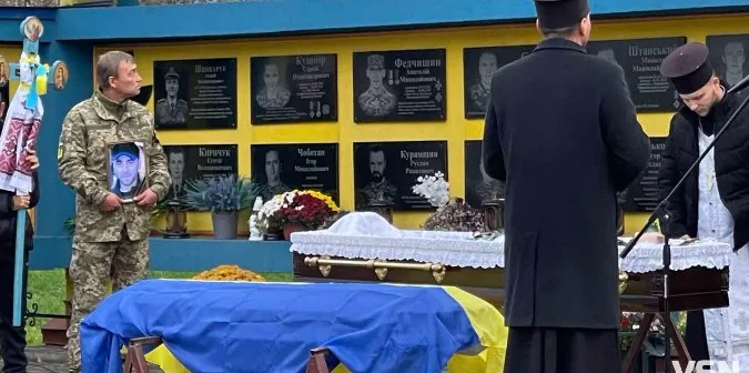 На Волині попрощались із загиблим Героєм Костянтином Карабаджаком (фото)