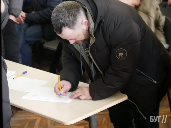 У Смолигові збори щодо переходу храму до ПЦУ вийшли з-під контролю: що відомо (фото, відео)
