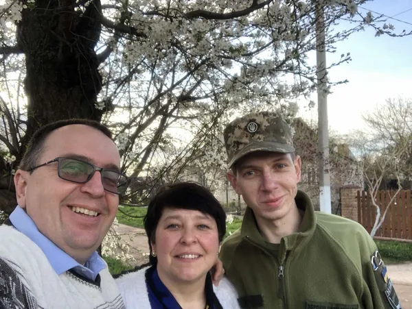 «Я втратила батька своїх ненароджених дітей»: наречена волинського Героя знайшла обручку після смерті коханого