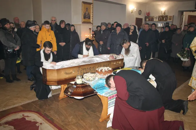 На Волині попрощалися із молодим військовим лікарем Володимиром Левчиком (фото)