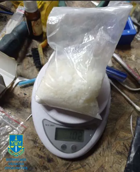 Продавали психотропи по всій Україні: на Волині судять двох наркоділків (фото)