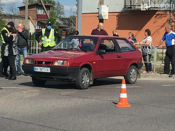 Аварія на перехресті: біля Генконсульства Польщі в Луцьку утворився затор (фото)
