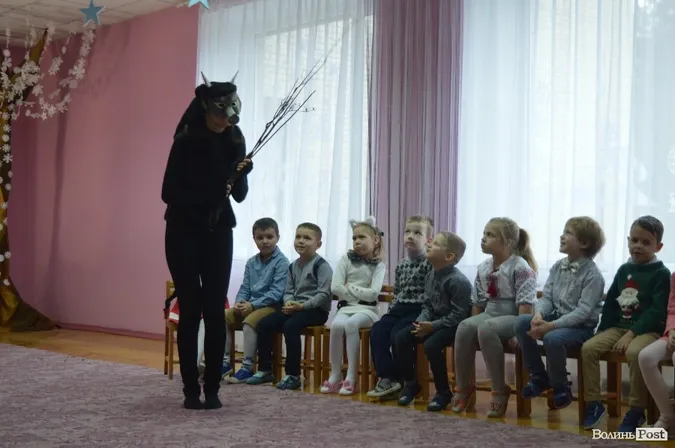 Маленьким лучанам подарунки роздавали два Миколаї (фото)
