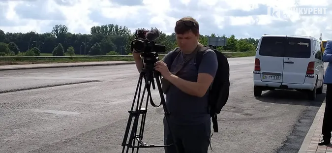 На волинській трасі чекають на Зеленського (фото, пряма трансляція)