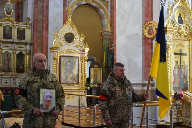 Загинув на Курщині: у Луцьку попрощалися з 31-річним Дмитром Бондаренком (фото)