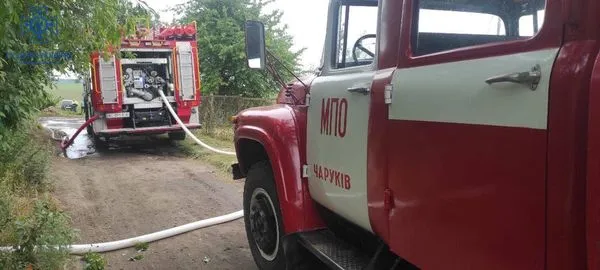 Коротке замикання: в селі біля Луцька зайнявся житловий будинок (фото, відео)