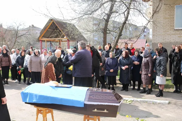 Життя присвятив порятунку інших: на Волині попрощалися з Героєм Олександром Батурою (фото)