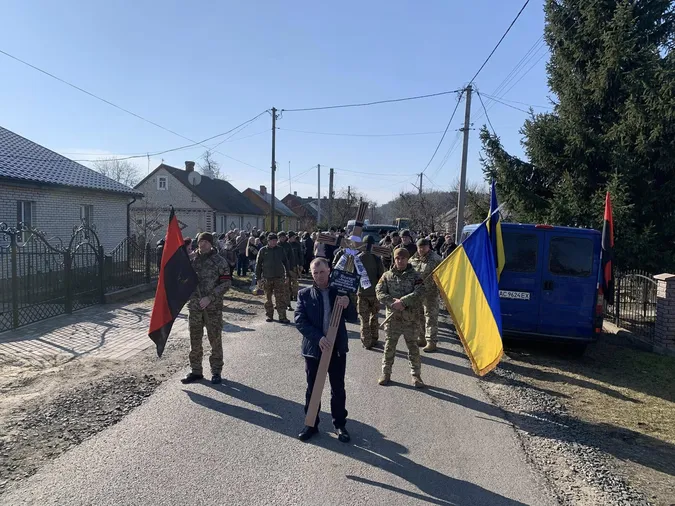 У Луцькому районі попрощалися із загиблим воїном Андрієм Демчуком (фото)