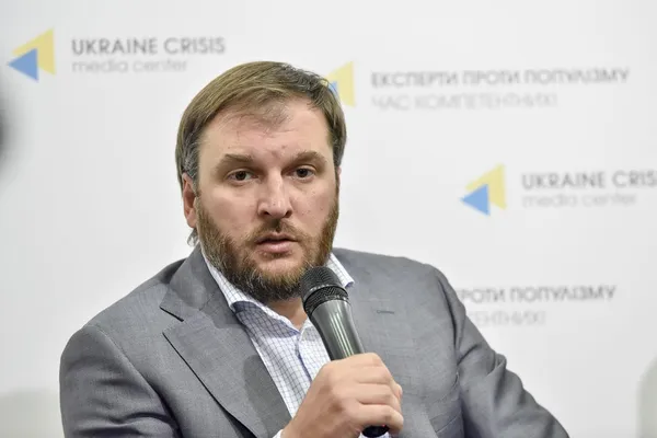 Ціна на пальне: за що ми платимо?