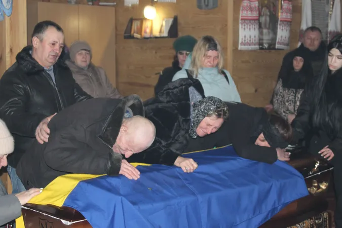 На Волині попрощалися із 23-річним воїном Іллею Чолаком (фото)
