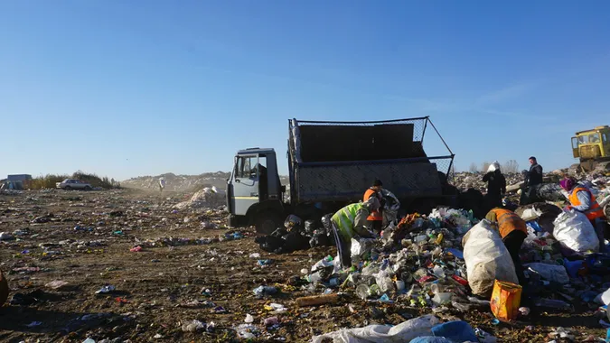 Зелень, чисте повітря та водойма з рибою: як хочуть змінити сміттєвий полігон під Луцьком