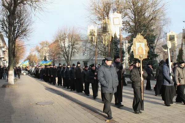 У Луцьку урочистою ходою вшанували пам'ять жертв Великого Голоду (фото)