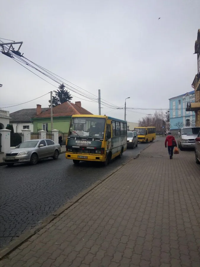 Луцькі патрульні частіше виявляють маршрутників з недійсними документами