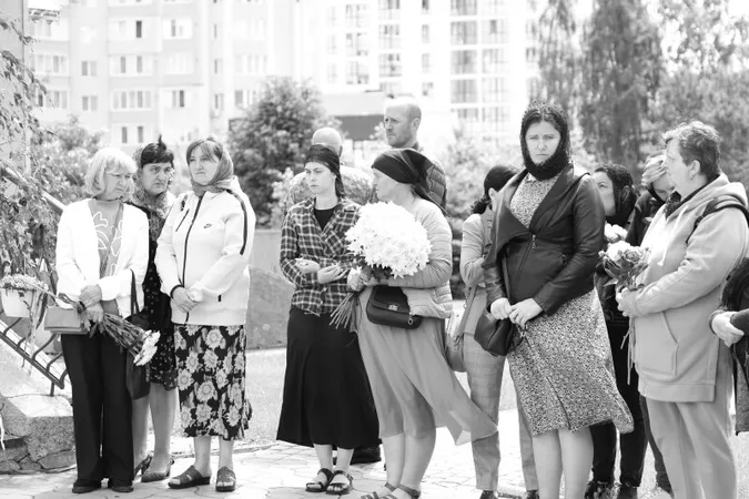 Загинув на Сумщині: у Луцьку попрощалися з Романом Любихом (фото)