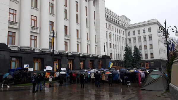 У Києві – акція протесту: віряни просять не ліквідовувати УПЦ (КП)